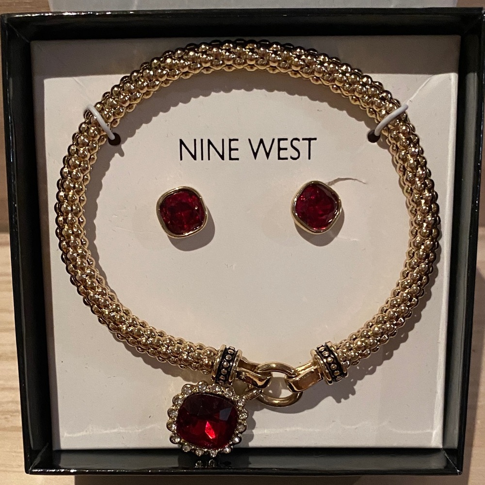 NWT Nine West Gold Large fitting bracelet with Red post earrings